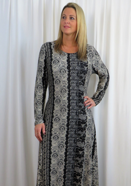 The dress is made from a soft feel jersey fabric with a beautiful, all over lace print. Perfect for any Autumn Winter occasion from a wedding - mother of the bride, mother of the groom and wedding guest to a party and everyday wear. This dress will take you from day to night with effortless style and elegance.