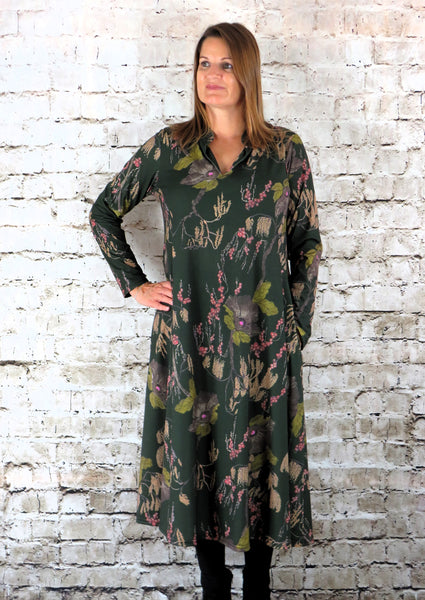 This V Collar dress is made from a soft feel forest jersey fabric, with an all over green and grey woodland print. Perfect for any autumn / winter occasion from a wedding, mother of the bride, mother of the groom to a party or everyday wear. This dress will take you from day to night with effortless style and elegance. Available in Black, Forest, Navy and Olive.